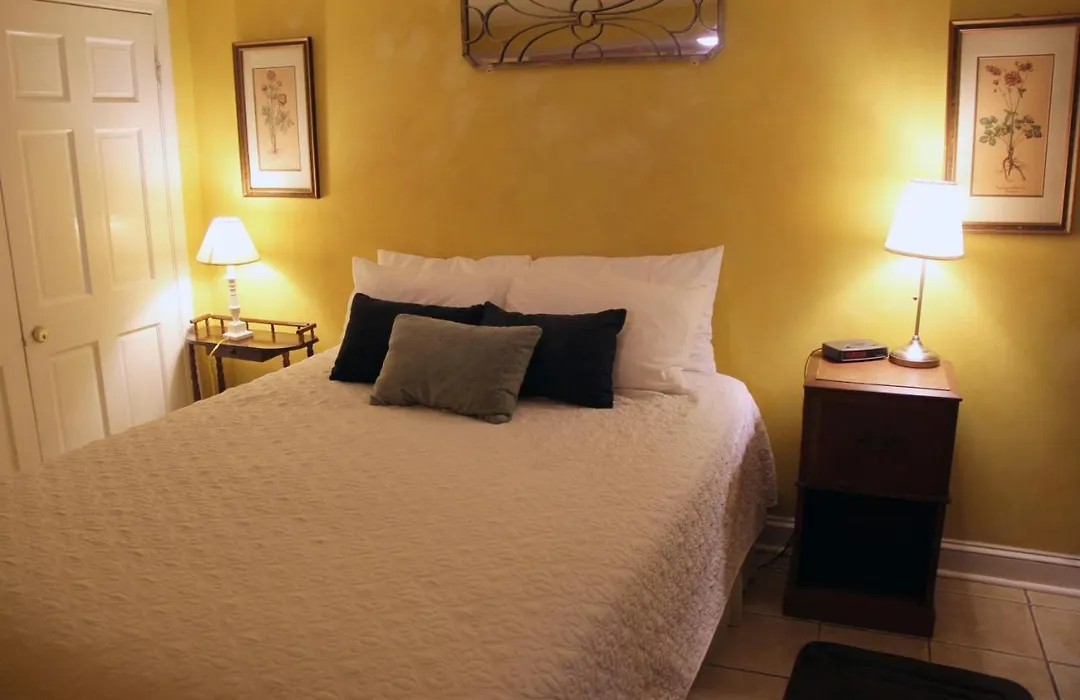 Adam'S Inn-1