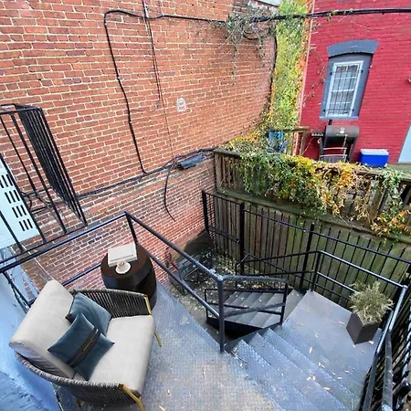 Spacious, Elegant & Cozy ~ Capitol Hill ~ Queen Bed-3